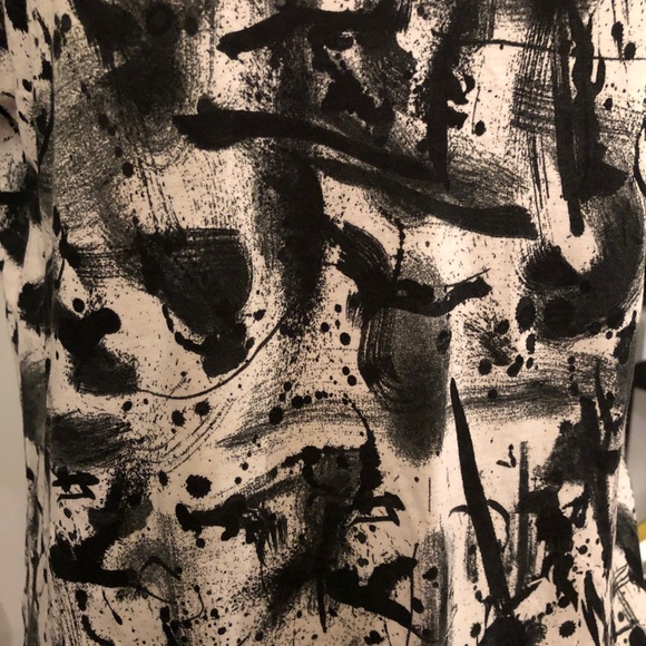 ❌SOLD❌ EUC Zara White Black Print V-Neck Short Sleeve T-Shirt Top Size Medium - Picture 10 of 10